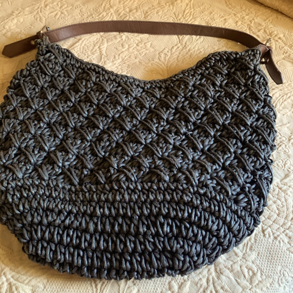 Black straw purse